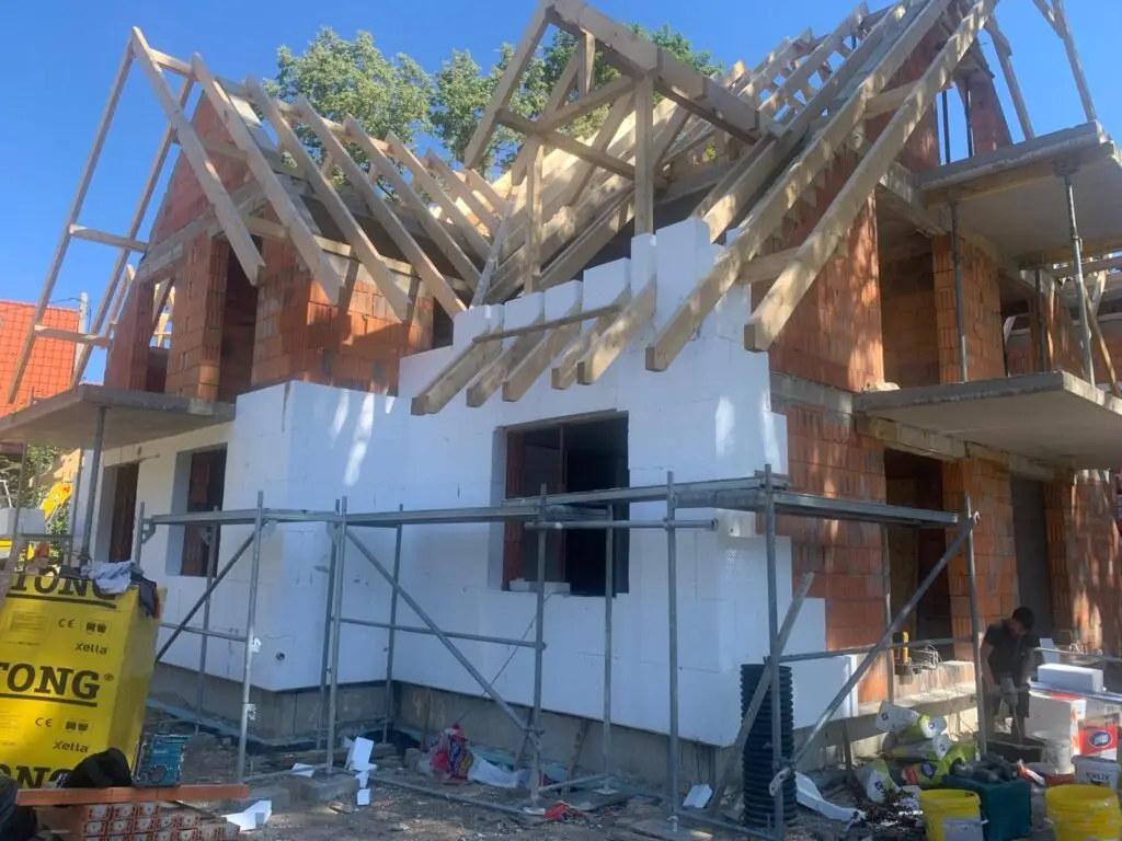 20250812_204912000_iOS